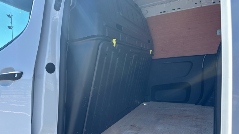 Peugeot Partner Standard Diesel 1.5 BlueHDi 100 Professional Van